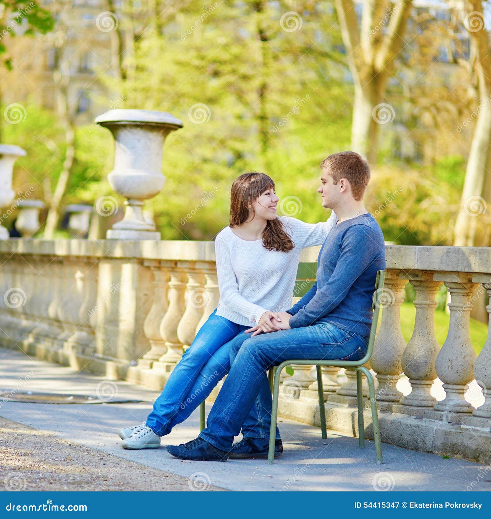Browsing Love in the Digital Age with DreMeet